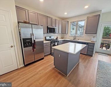 2535 James Monroe Circle - Photo Thumbnail 1