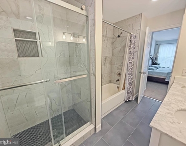 2535 James Monroe Circle - Photo Thumbnail 11