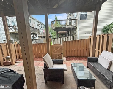 2535 James Monroe Circle - Photo Thumbnail 18