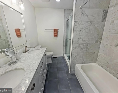 2535 James Monroe Circle - Photo Thumbnail 12
