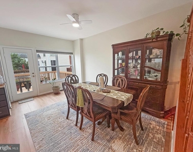 2535 James Monroe Circle - Photo Thumbnail 4