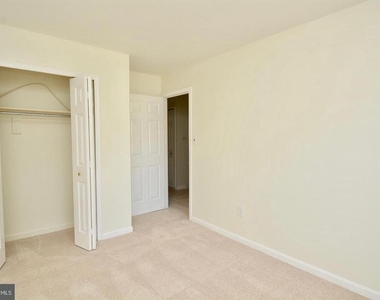 7378 Jiri Woods Court - Photo Thumbnail 16