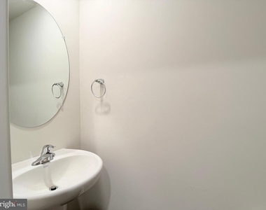 5201 Crooked Lane - Photo Thumbnail 2