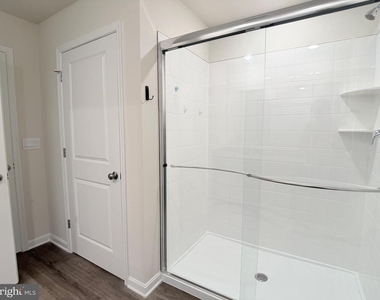 5201 Crooked Lane - Photo Thumbnail 16