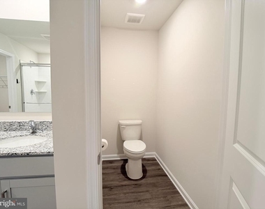 5201 Crooked Lane - Photo Thumbnail 14