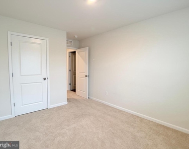 5201 Crooked Lane - Photo Thumbnail 24