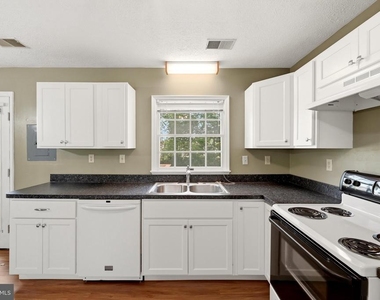 504 Tudor Drive - Photo Thumbnail 14