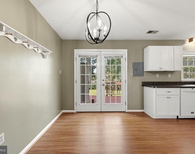 504 Tudor Drive - Photo Thumbnail 8