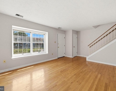 504 Tudor Drive - Photo Thumbnail 7