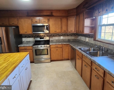 9839 Lees Mill Road - Photo Thumbnail 3