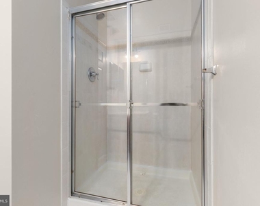 1105 Patrick Street - Photo Thumbnail 5