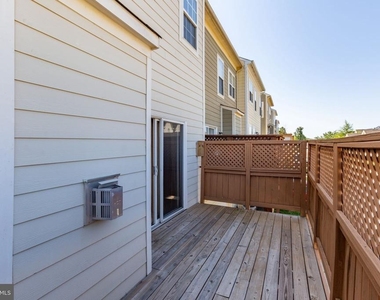 1105 Patrick Street - Photo Thumbnail 36