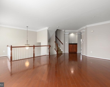 1105 Patrick Street - Photo Thumbnail 9