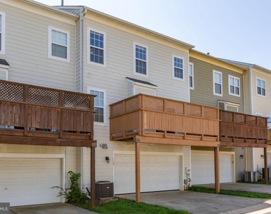 1105 Patrick Street - Photo Thumbnail 33
