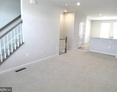 1024 Trestle Drive - Photo Thumbnail 8