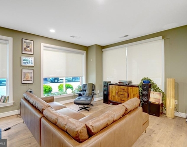 635 Slaters Lane - Photo Thumbnail 22