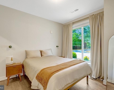 635 Slaters Lane - Photo Thumbnail 34