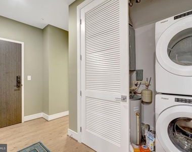 635 Slaters Lane - Photo Thumbnail 8