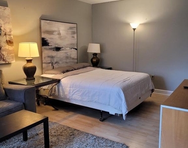 1021 Arlington Boulevard - Photo Thumbnail 11