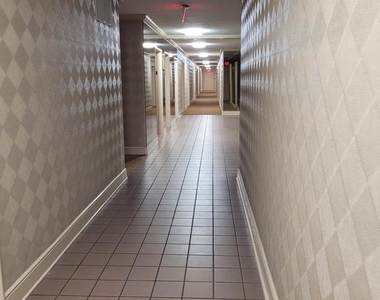 1021 Arlington Boulevard - Photo Thumbnail 5