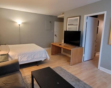 1021 Arlington Boulevard - Photo Thumbnail 9