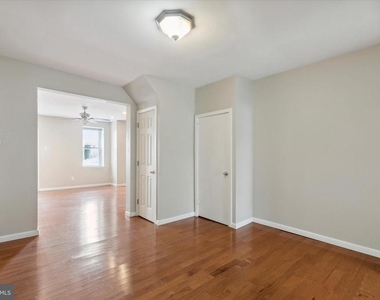 137 East Street - Photo Thumbnail 4