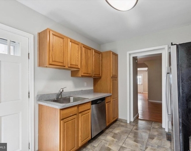 137 East Street - Photo Thumbnail 13