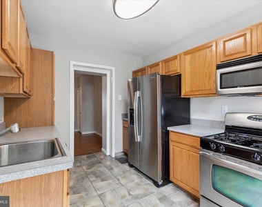 137 East Street - Photo Thumbnail 12