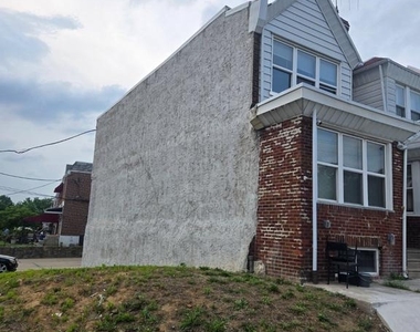 6202 Hasbrook Avenue - Photo Thumbnail 11