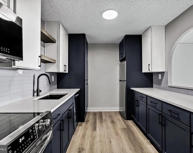 1500 Locust Street - Photo Thumbnail 8