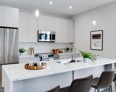 1533-1535 Ridge Avenue - Photo Thumbnail 8