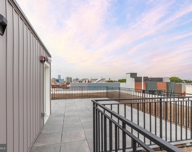 1533-1535 Ridge Avenue - Photo Thumbnail 15