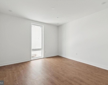 1614 Ridge Avenue - Photo Thumbnail 18