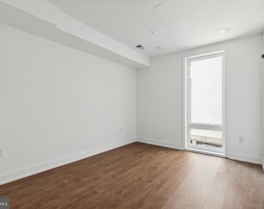 1614 Ridge Avenue - Photo Thumbnail 15