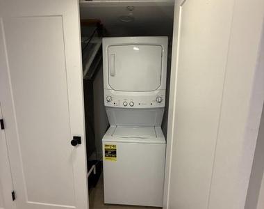 721 N 16th Street - Photo Thumbnail 2