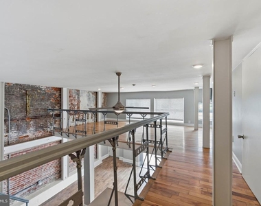 310 N Water Street - Photo Thumbnail 24