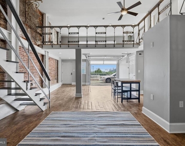 310 N Water Street - Photo Thumbnail 11