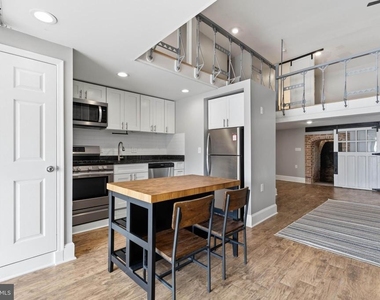 310 N Water Street - Photo Thumbnail 5