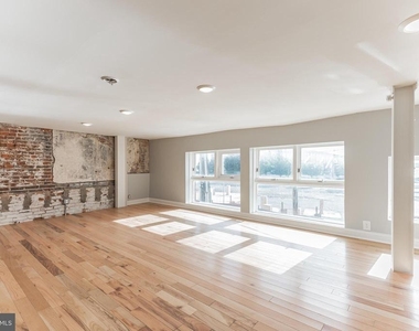 310 N Water Street - Photo Thumbnail 27