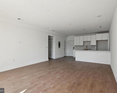 1614 Ridge Avenue - Photo Thumbnail 10