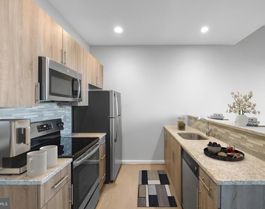 200 N 16th Street - Photo Thumbnail 1