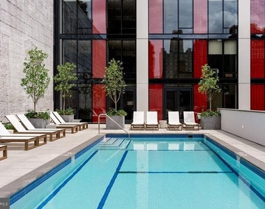 210 S 12th Street - Photo Thumbnail 2