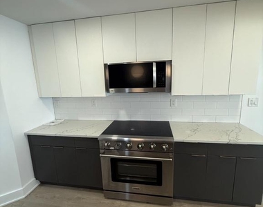 721 N 16th Street - Photo Thumbnail 6