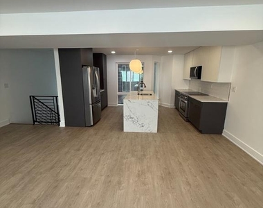 721 N 16th Street - Photo Thumbnail 5