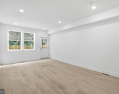 3974 Reno Street - Photo Thumbnail 6