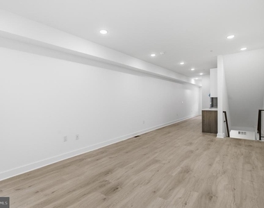 3974 Reno Street - Photo Thumbnail 5