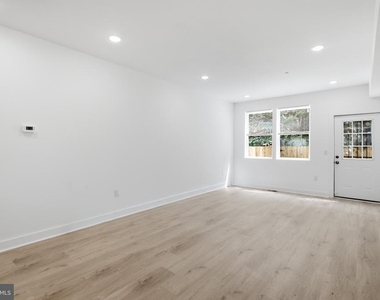3974 Reno Street - Photo Thumbnail 3