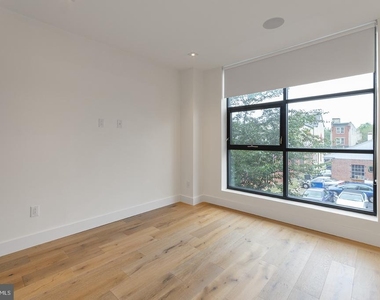 240 N 2nd Street - Photo Thumbnail 6
