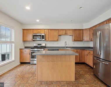 100 Parker Avenue - Photo Thumbnail 2
