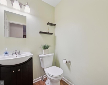 100 Parker Avenue - Photo Thumbnail 5